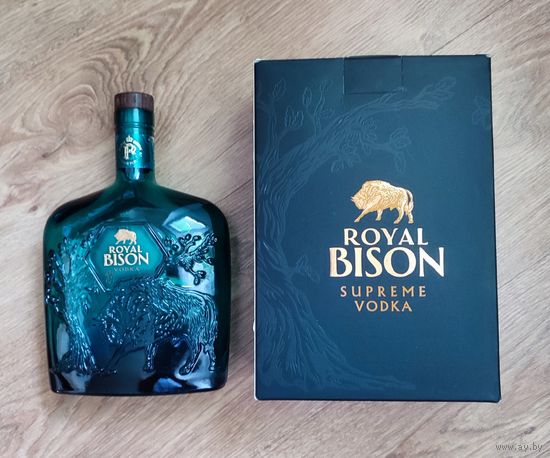 Бутылка (пустая) ROYAL BISON