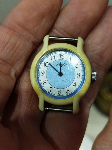 Детские часики,ссср,на ходу,с рубля