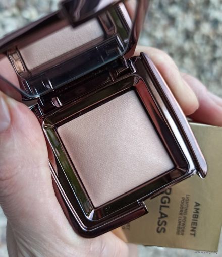 Миниверсия компактной пудры Hourglass Ambient Lighting Powder 1.3 gr (Dim Light)