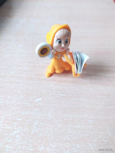 Игрушка Киндер из серии "Маша и медведь".