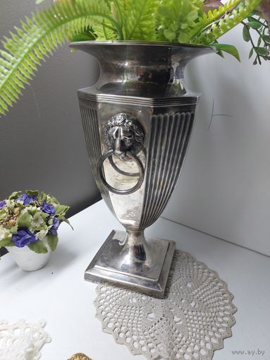 Серебряная ваза со львами с 1 рубля