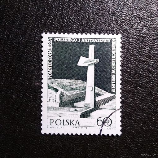 Марка Польша 1972 год Памятник