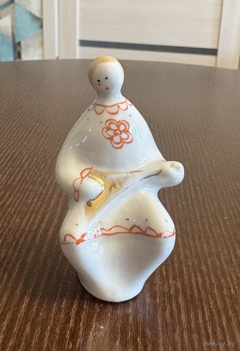 Статуэтка Фарфоровая Балалаечник . Бронницы