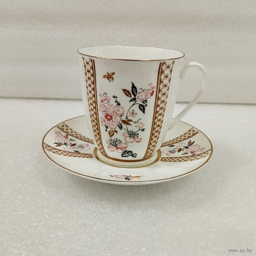 Чашка с блюдцем (чайной кофейная пара) Яблоневая ветка, костяной фарфор. ЛФЗ