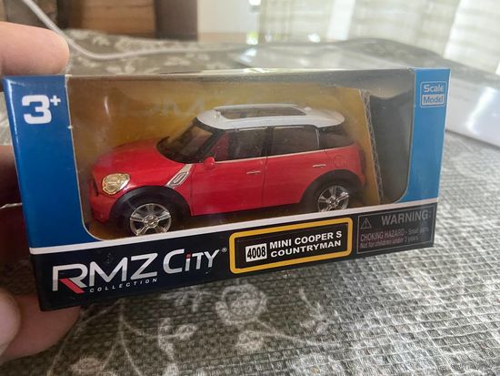 Модель автомобиля MINI COOPER S COUNTRYMAN