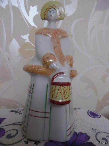 ДЕВУШКА В КОКОШНИКЕ.БРОННИЦЫ.