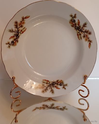 Japan. Япония.Тарелки. 7 штук. Костяной Фарфор. Кедровая ветка. Шишки. Диаметр 23 см