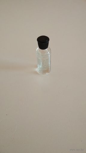 Флакончик от духов.