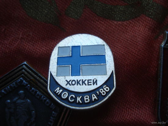 Значок хоккей Чемпионат мира в Москве 1986 год сборная Финляндии