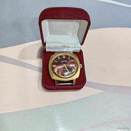 Часы восток двойной календарь.