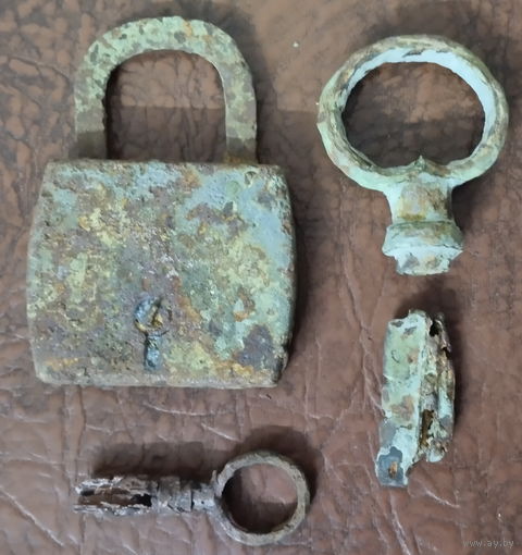 Лот копанины, в коллекцию музея...