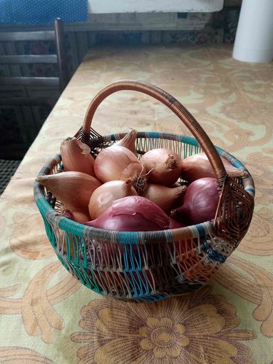 Кошик маленький из проволоки