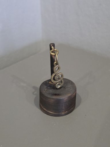 Скрипичный ключ бронза