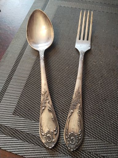 Пара столовых приборов из СССР.( Мельхиор)