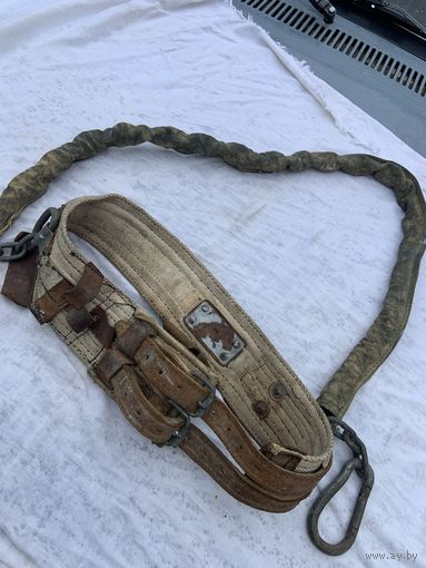 Прочнейший ремень советского  "высотника" ,"столбешника"-держит до 500кг . 60-х годов .Высочайшее качество в соответствии со стандартами безопасности.