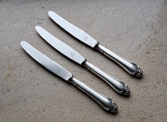 Нож столовый посеребренный Martin Rostfrei Германия ХХ век.