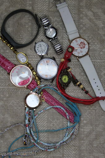 Разные часы женские в доработку