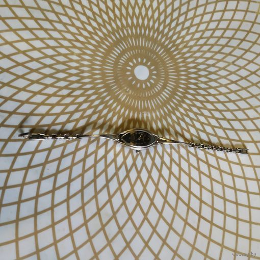 Часы наручные с браслетом GUCCI . В ремонт,коллекцию,на запчасти. Состояние на скане.