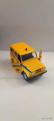 Машинка (модель) autotime collection uaz31314 милиция примерно 1:36
