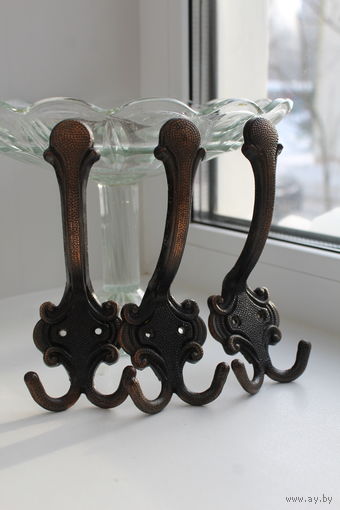 Вешалки навесные для гардероба алюминий