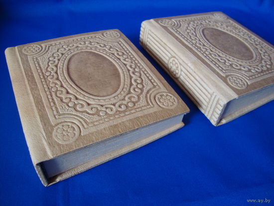 Три фотоальбома