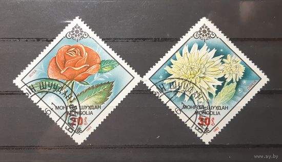 Монголия. 1983 год. Флора. Цветы (2 марки из серии)