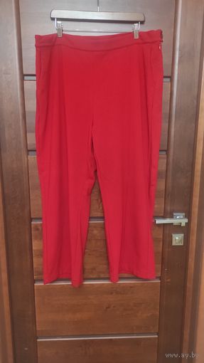 Шикарные брюки Marina Rinaldi на 64-66 размер. Насыщенной красный цвет, качественная ткань. Состав: 69% вискозы, 26% полиамида, 5% эластана.