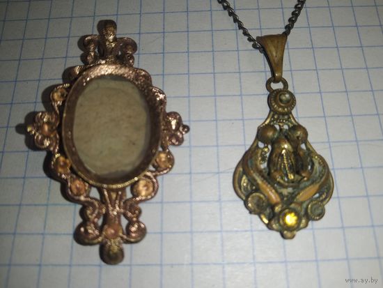 Брошь - медальон и кулон старинные