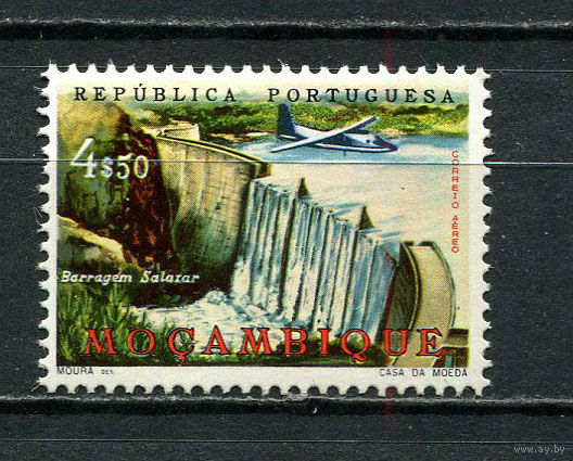 Португальские колонии - Мозамбик - 1962 - Самолет на водопадом 4,50Е - [Mi.489] - 1 марка. MNH.  (Лот 51HR)-TG3P4