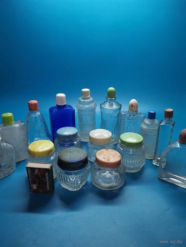 Флакончик от парфюм СССР 16 шт. одним лотом.