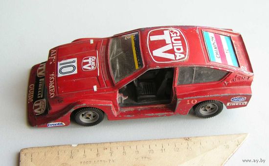 Polistil Alfa Romeo ALFETTA GTV 1:25 сделано в Италии 1980-е года