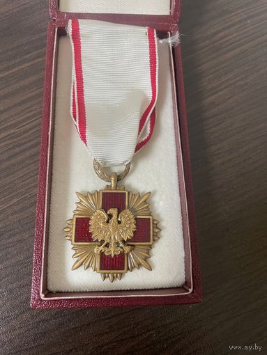 ПОЧЕТНЫЙ ЗНАК МЕДАЛЬ P.C.K. I СТЕПЕНИ ПОЛЬСКОГО КРАСНОГО КРЕСТА