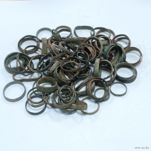 Кольца старинные , более 100 шт . Материал медь, латунь, бронза