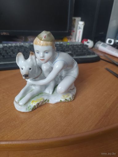 Статуэтка "юный пограничник".