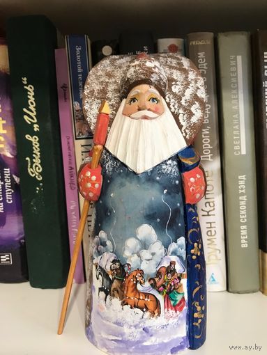 Синий с нарисованной тройкой лошадей (высота 19 см)