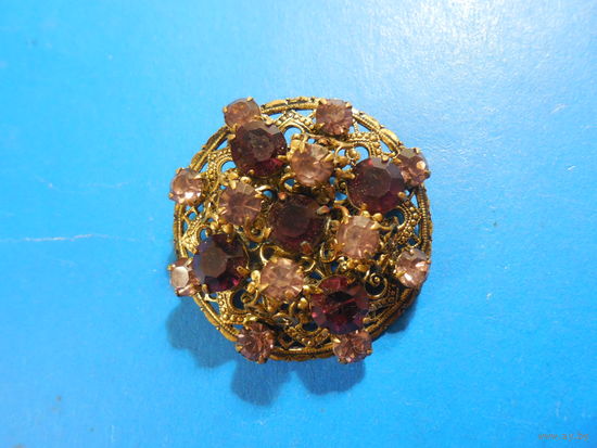 Старая брошь.