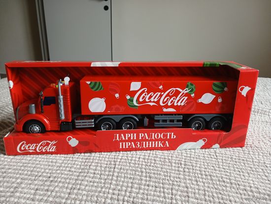Новогодний грузовой автомобиль  (Coca-Cola) Кока кола.