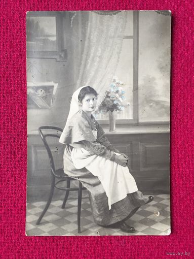 Старая открытка. Сестра Милосердия. Чистая.
