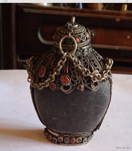 Старинная тибетская табакерка,с камнями клеймо