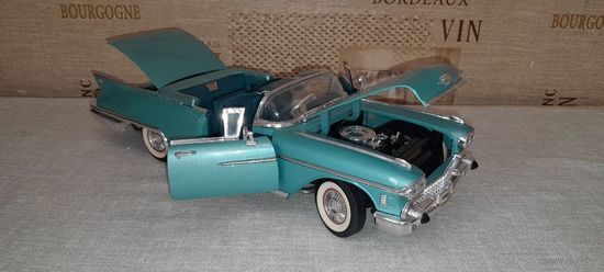 Модель 1:18 Road Signature 1958 Cadillac Eldorado