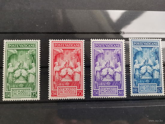 Ватикан 1939г Коронация Папы Пия XII.  ** Mi 80-83 (12,0 e)