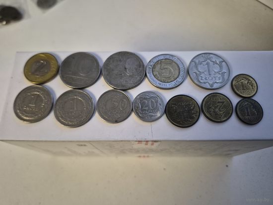 Сборный лот злотых Польша. Лот состоит из 13-ти монет. Монеты не чищены. 45263