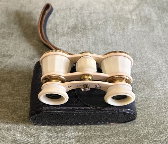Советский театральный бинокль