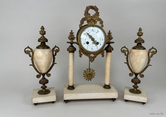 Старинные час, каминный набор из белого мрамора