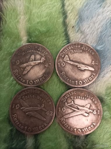 Набор монет самолеты