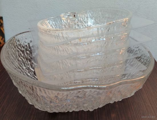 Набор винтажных розеток 6 штук и одно большое блюдо для фруктов . Размеры глубина 4 см ширина 13см 6 штук . глубина 7см ширина 24см 1 штука