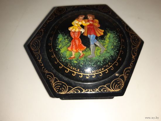 Шкатулка Палех " Парочка"