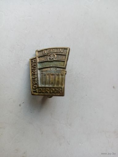 ЗНАК БЕРЛИН DDR (ТЯЖ-МЕТАЛЛ)
