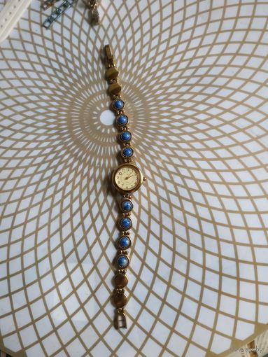 Часы наручные  с браслетом.Состояние на скане. В коллекцию,ремонт,на запчасти.