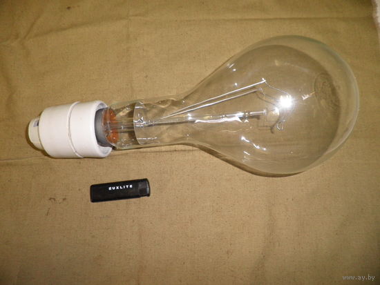 Огромная лампа в керамическом патроне 16АхУ2.СССР.70-е г.